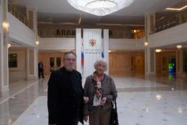 Заслуженный художник РФ Владимир Надёжин и  главный редактор журнала «Дельфис» Наталья Тоотс